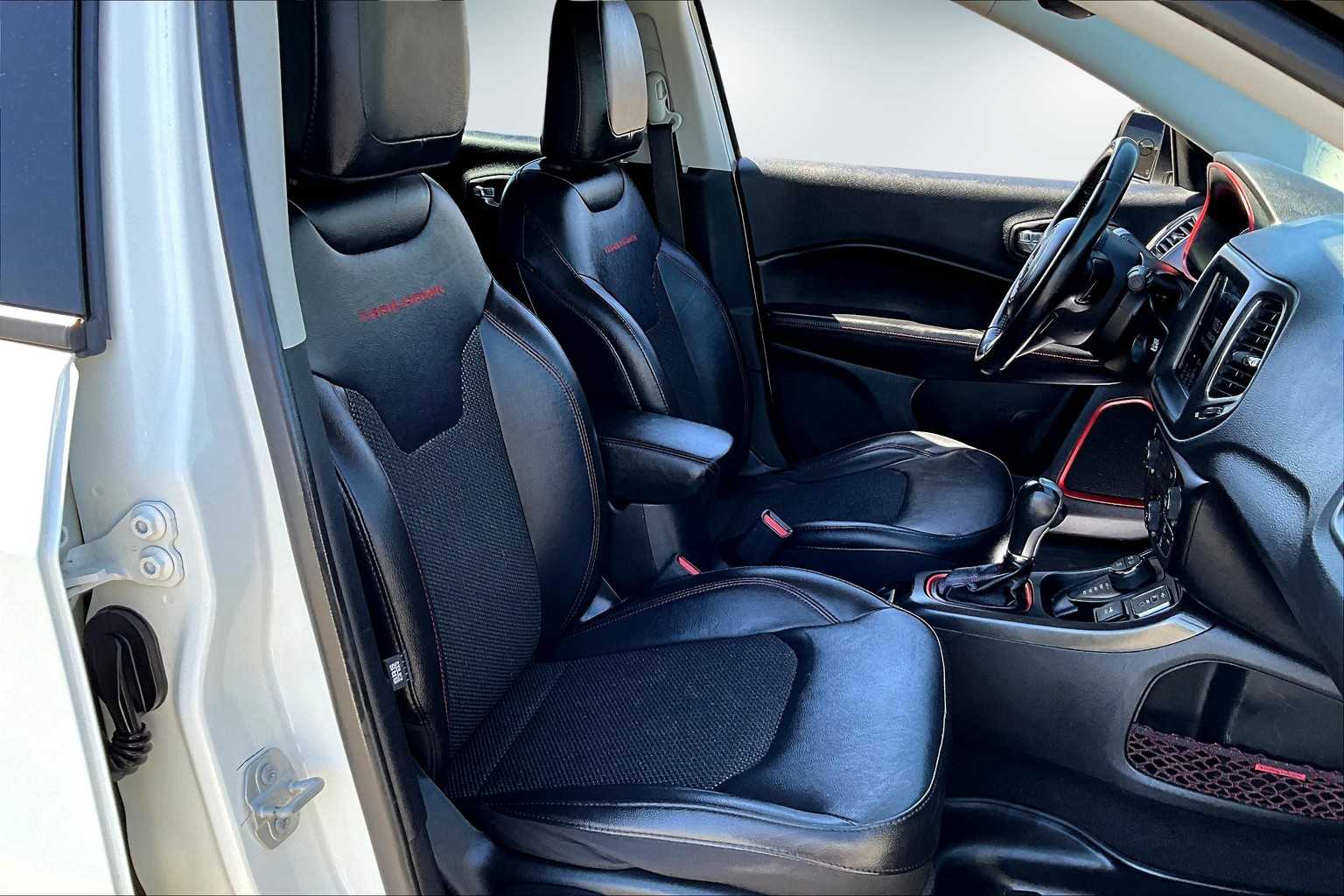 Thumbnail: 2020 Jeep Compass - 13