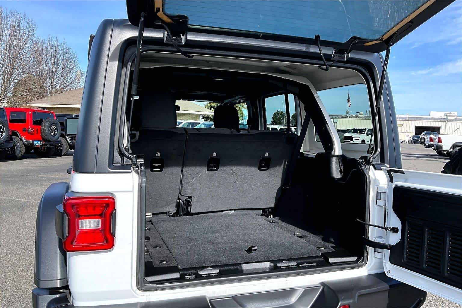 Thumbnail: 2024 Jeep Wrangler - 17