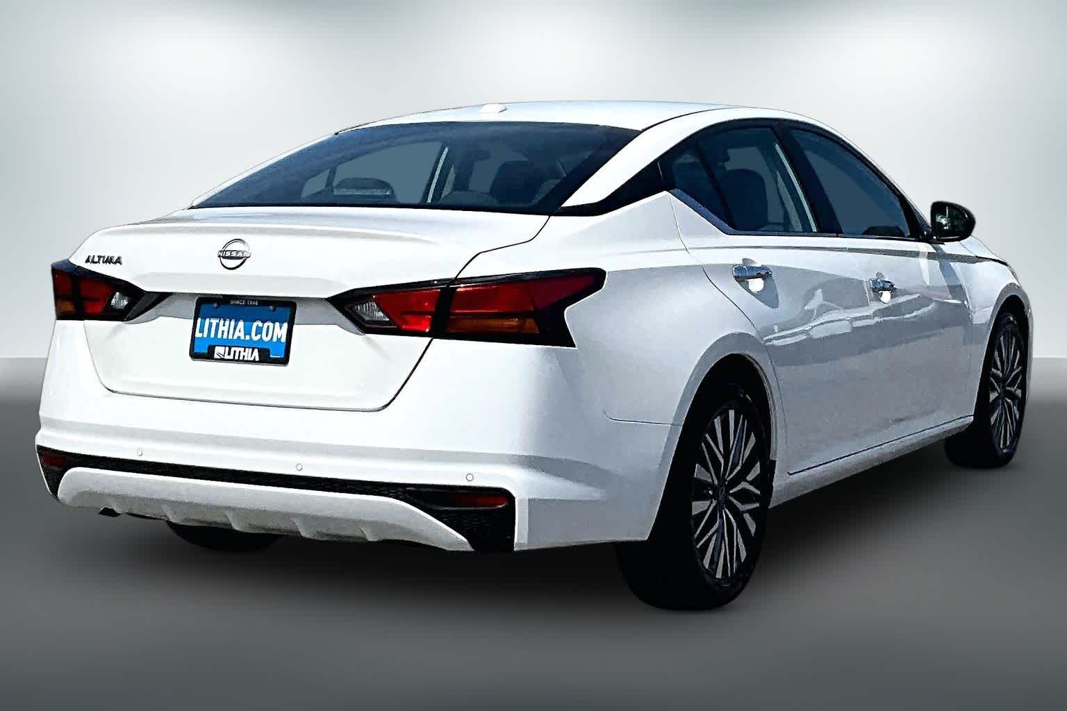 Thumbnail: 2025 Nissan Altima - 22