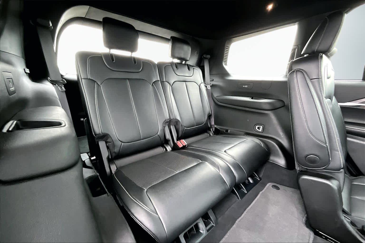 Thumbnail: 2024 Jeep Grand Cherokee L - 31