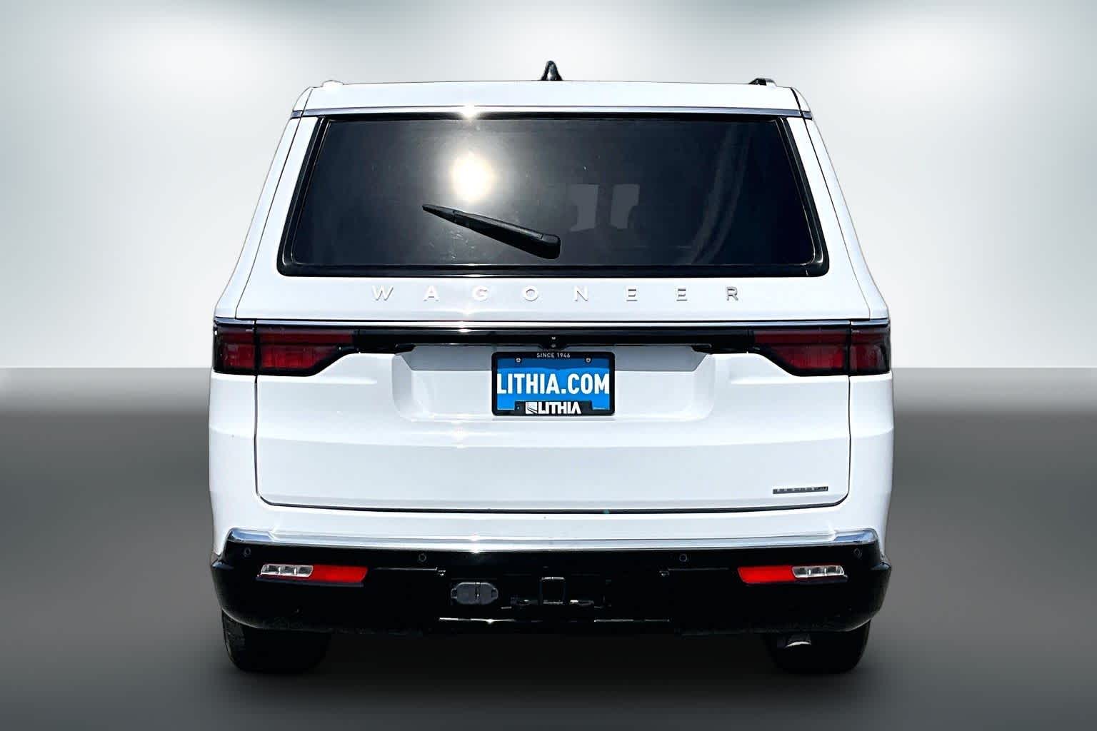 Thumbnail: 2024 Jeep Wagoneer - 5