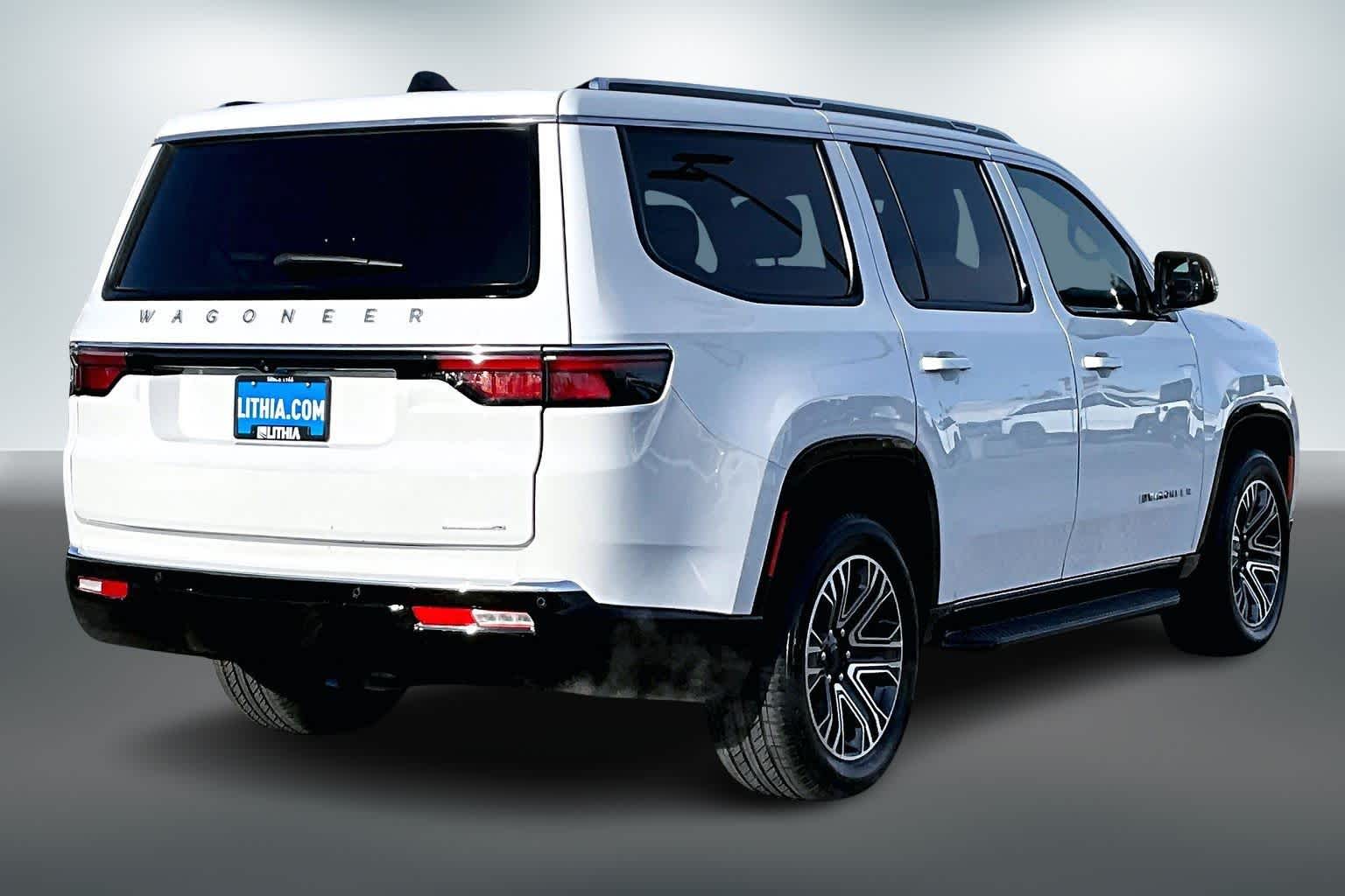 Thumbnail: 2024 Jeep Wagoneer - 22