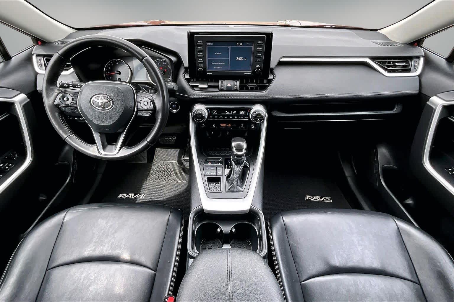 Thumbnail: 2020 Toyota RAV4 - 10