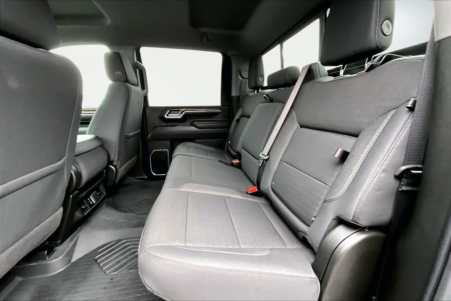 Thumbnail: 2025 Chevrolet Silverado 3500 - 28