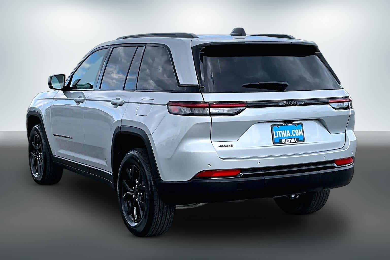 Thumbnail: 2025 Jeep Grand Cherokee - 4