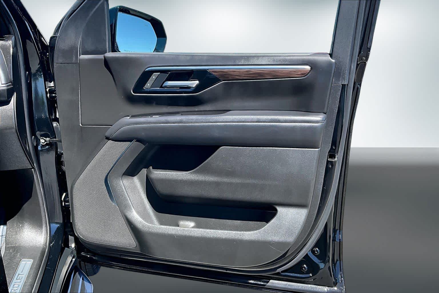 Thumbnail: 2025 Chevrolet Tahoe - 27