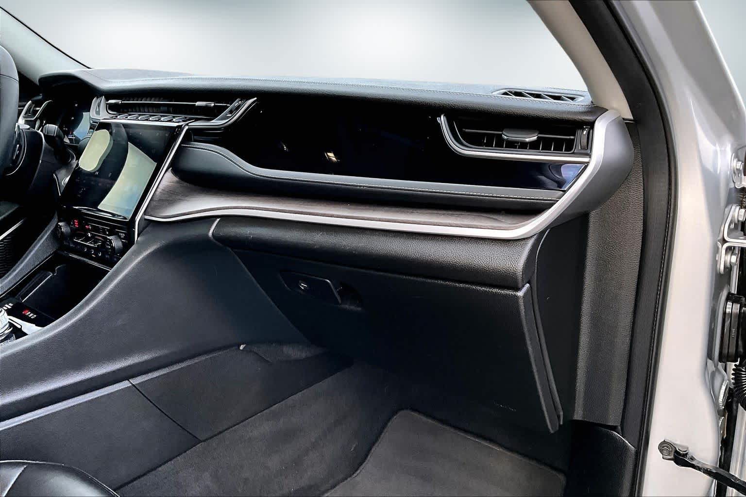 Thumbnail: 2023 Jeep Grand Cherokee - 23