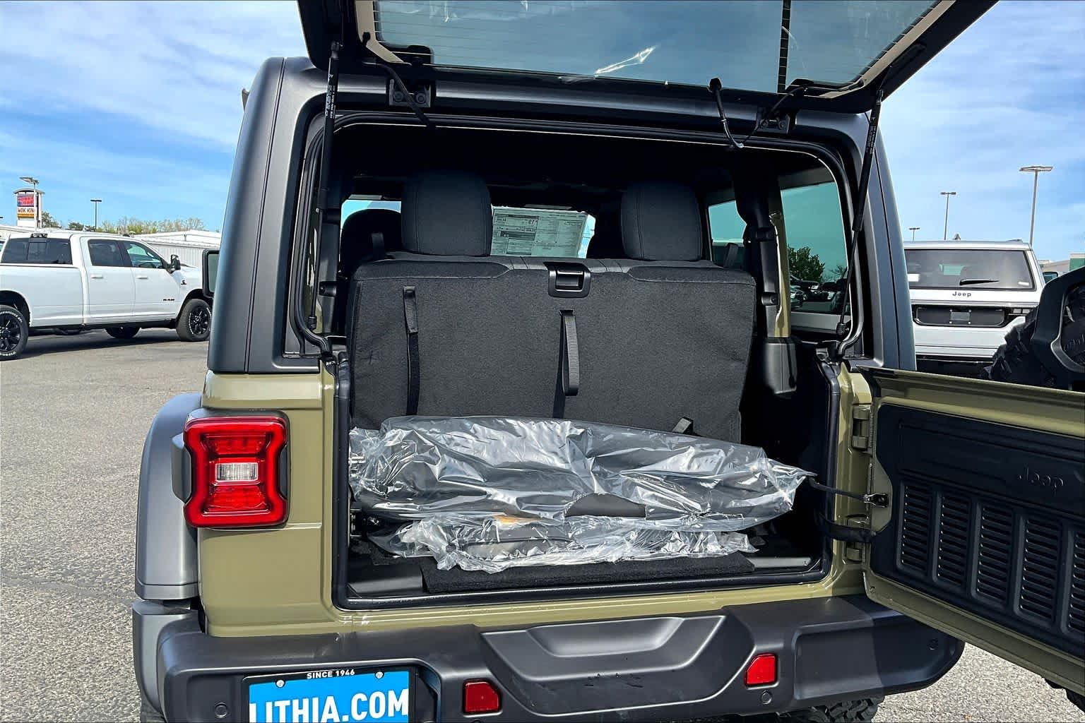 Thumbnail: 2026 Jeep Wrangler - 18