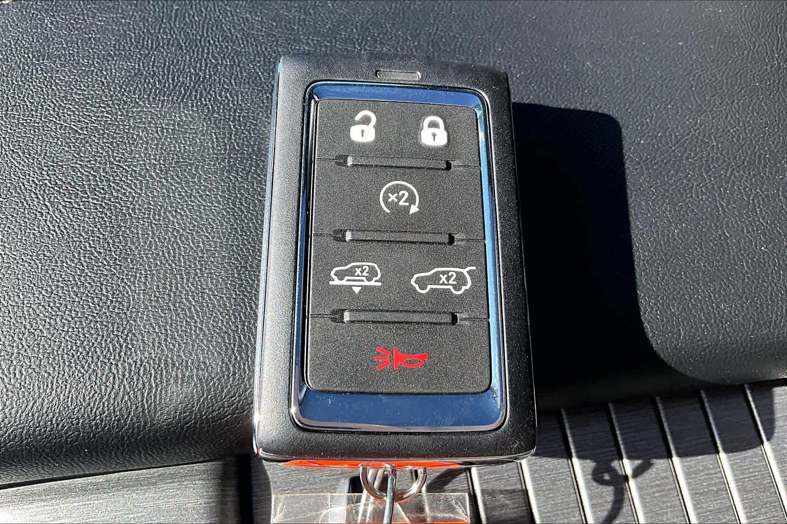 Thumbnail: 2026 Jeep Grand Wagoneer - 19