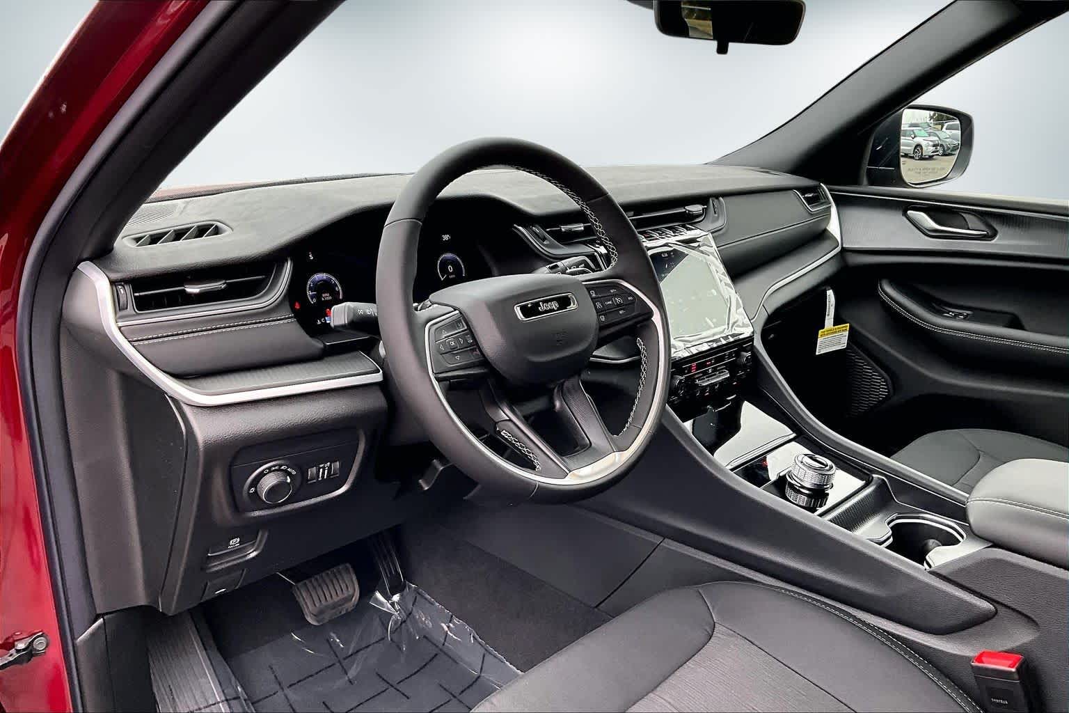 Thumbnail: 2025 Jeep Grand Cherokee - 2