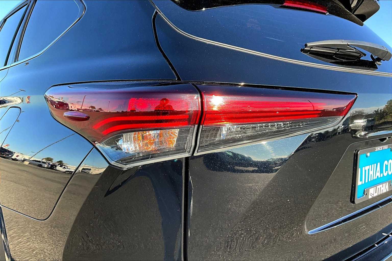 Thumbnail: 2024 Toyota Highlander - 33