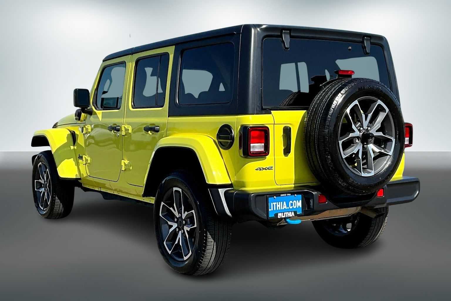 Thumbnail: 2024 Jeep Wrangler - 4