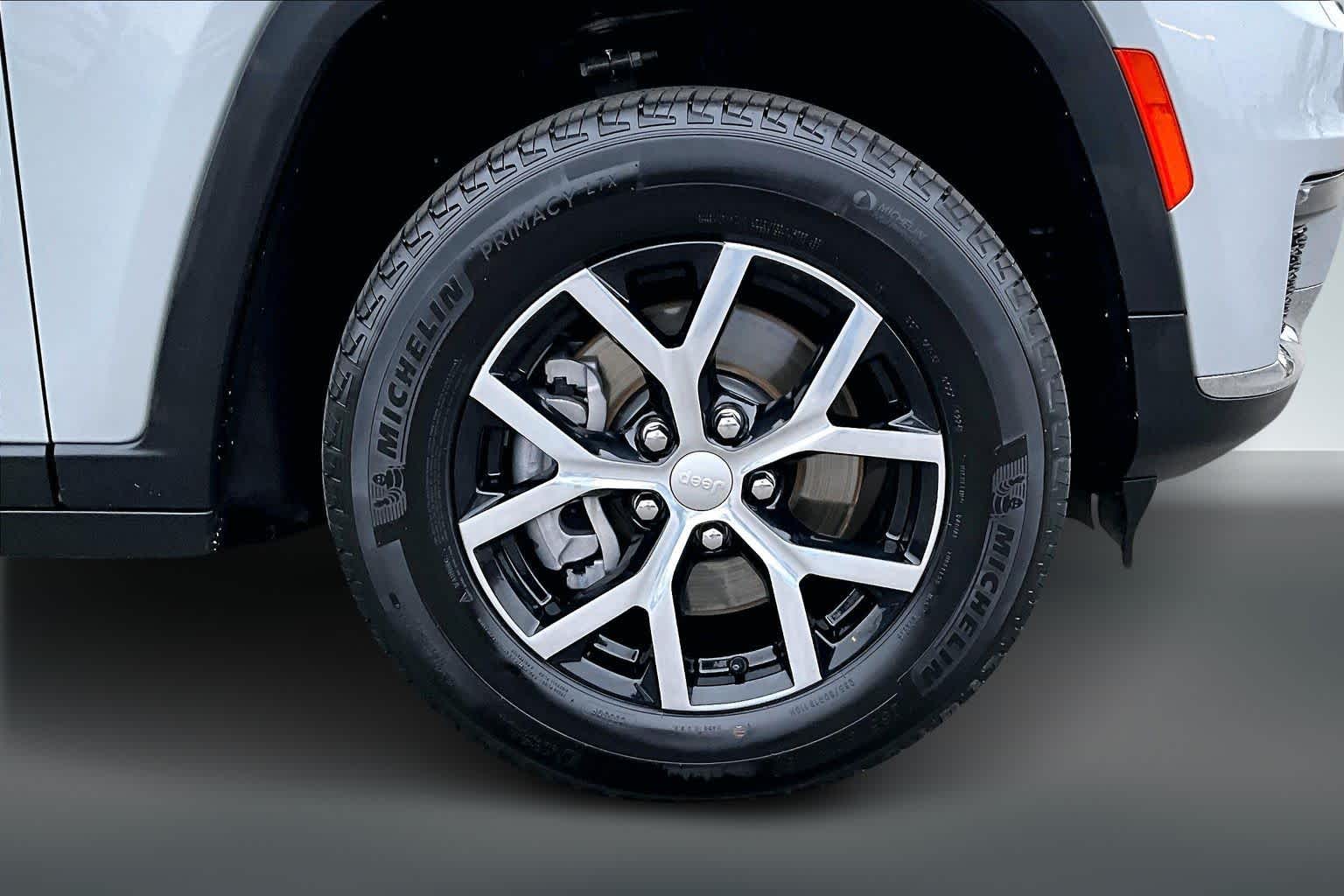 Thumbnail: 2024 Jeep Grand Cherokee L - 35