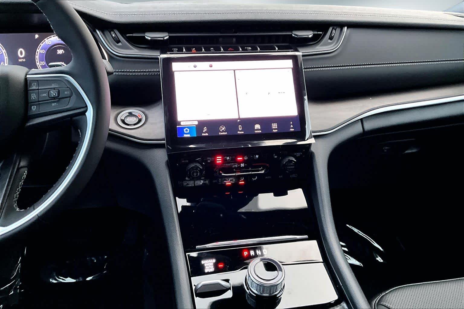 Thumbnail: 2025 Jeep Grand Cherokee - 16