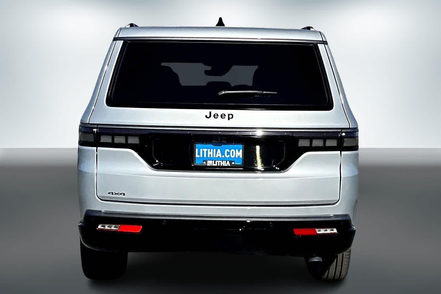 Thumbnail: 2026 Jeep Grand Wagoneer - 5