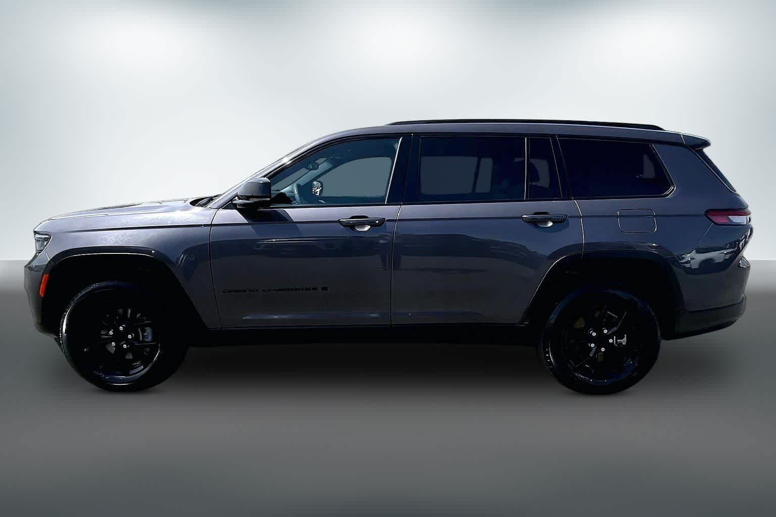 Thumbnail: 2024 Jeep Grand Cherokee L - 3