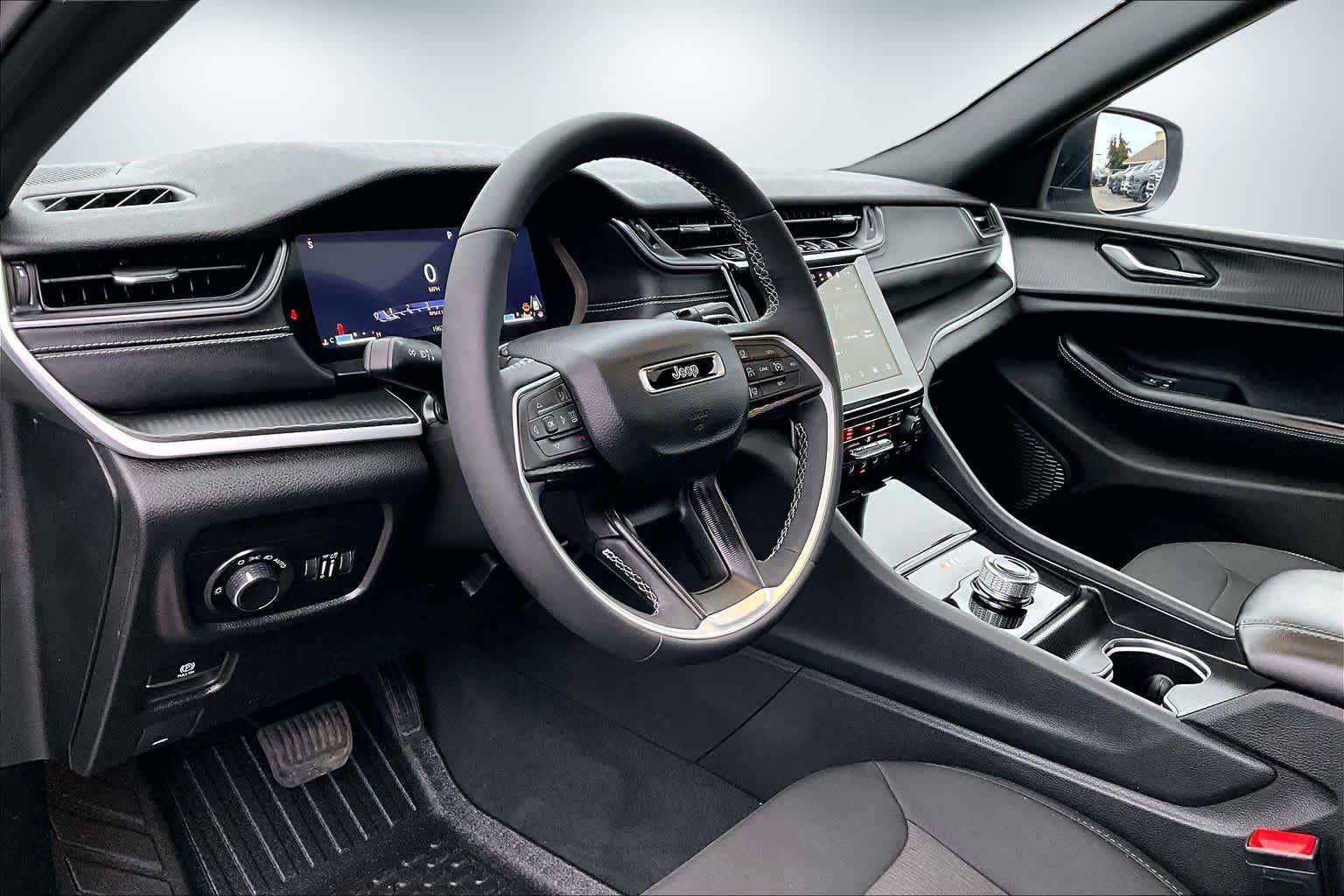 Thumbnail: 2024 Jeep Grand Cherokee L - 2