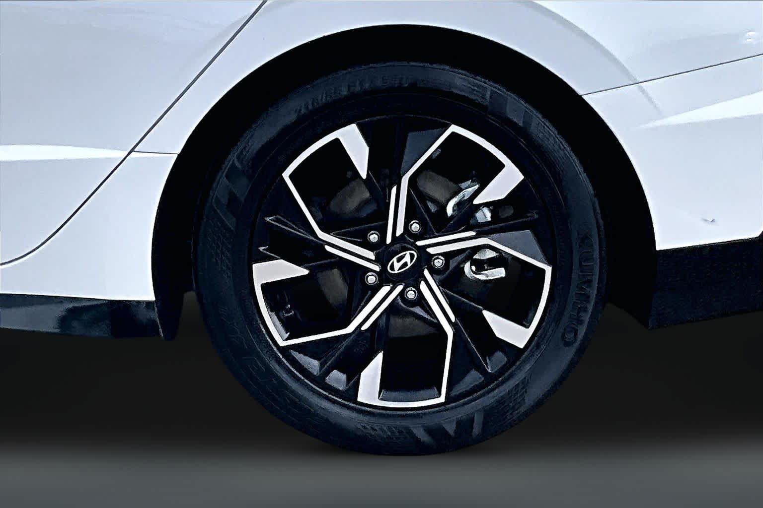 Thumbnail: 2024 Hyundai Sonata - 32