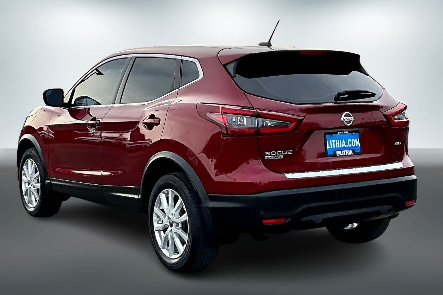 Thumbnail: 2021 Nissan Rogue Sport - 4