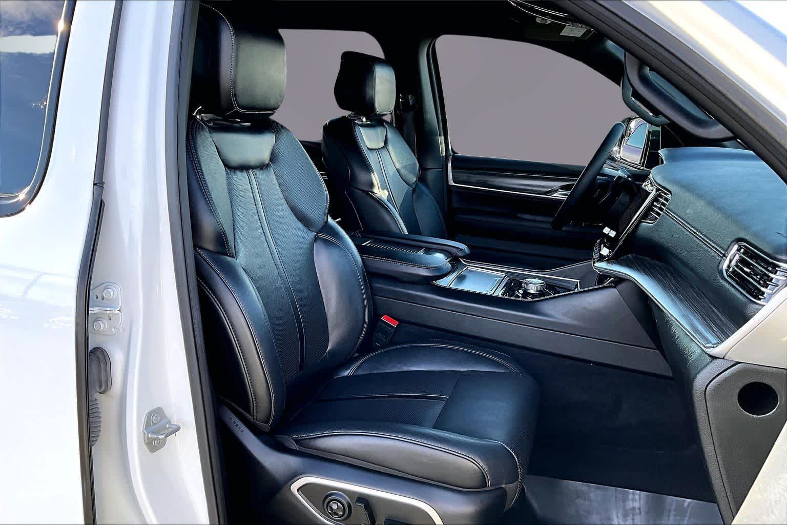 Thumbnail: 2024 Jeep Wagoneer - 13