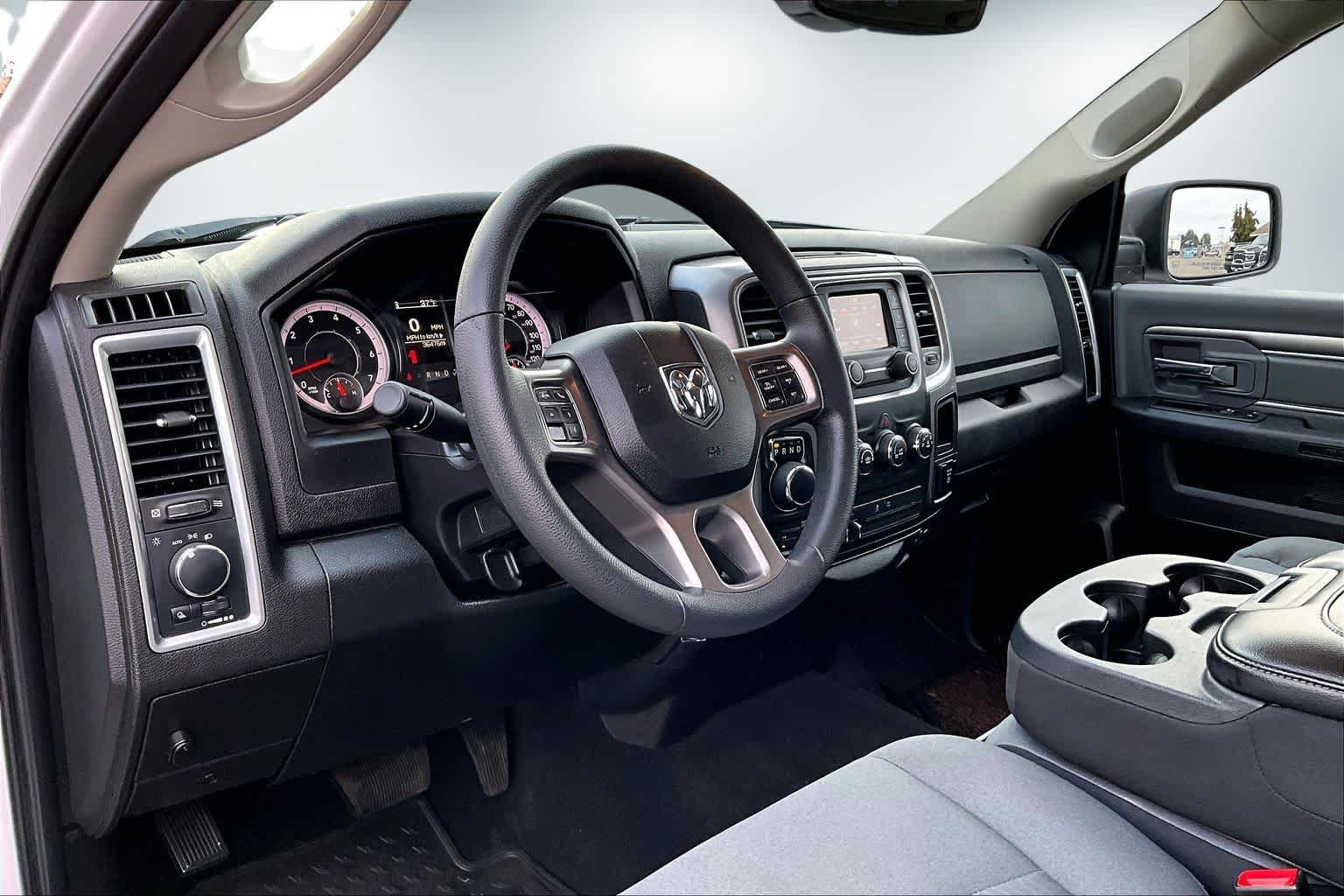 Thumbnail: 2022 RAM 1500 Classic - 2