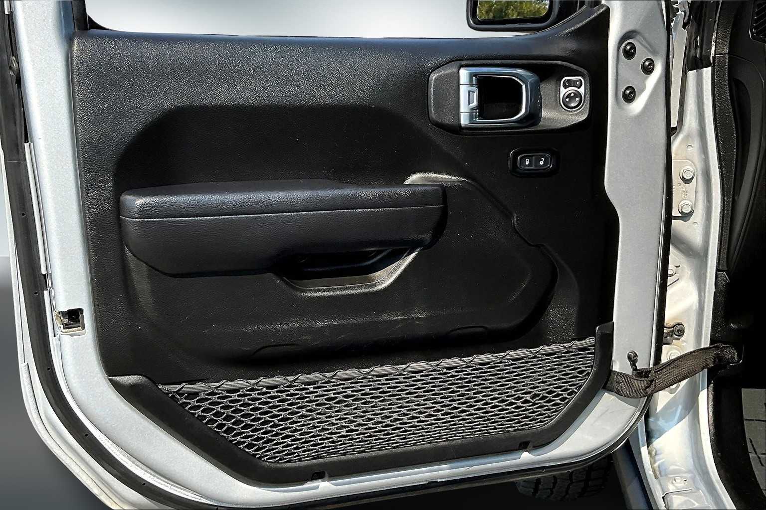 Thumbnail: 2023 Jeep Wrangler - 27