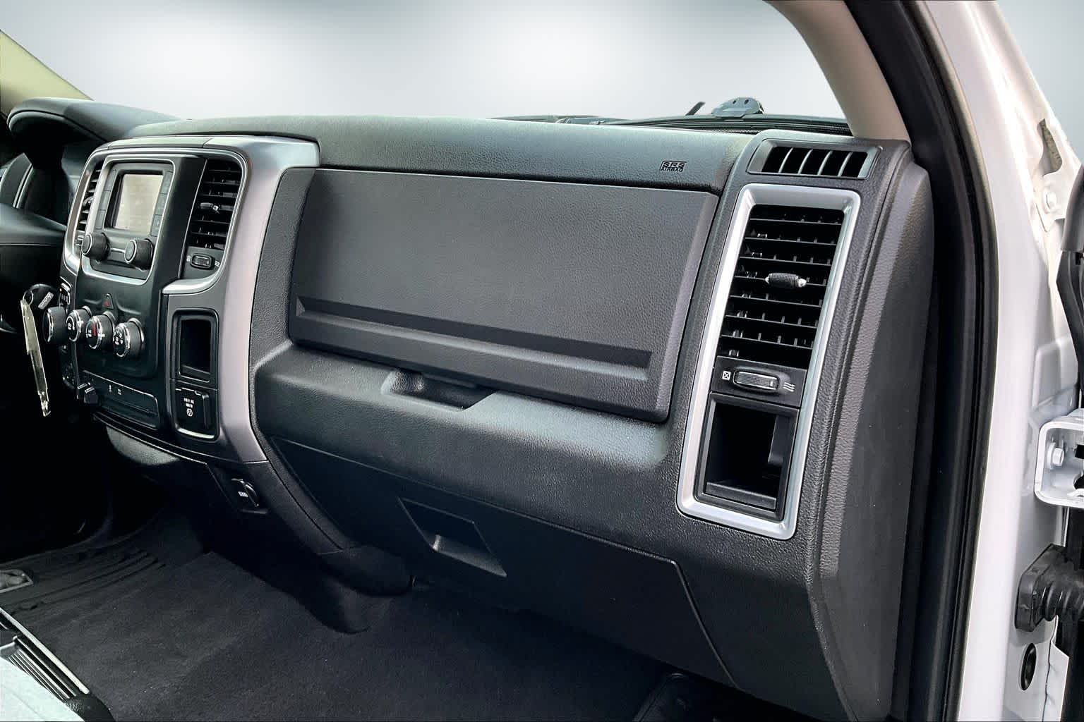 Thumbnail: 2022 RAM 1500 Classic - 23