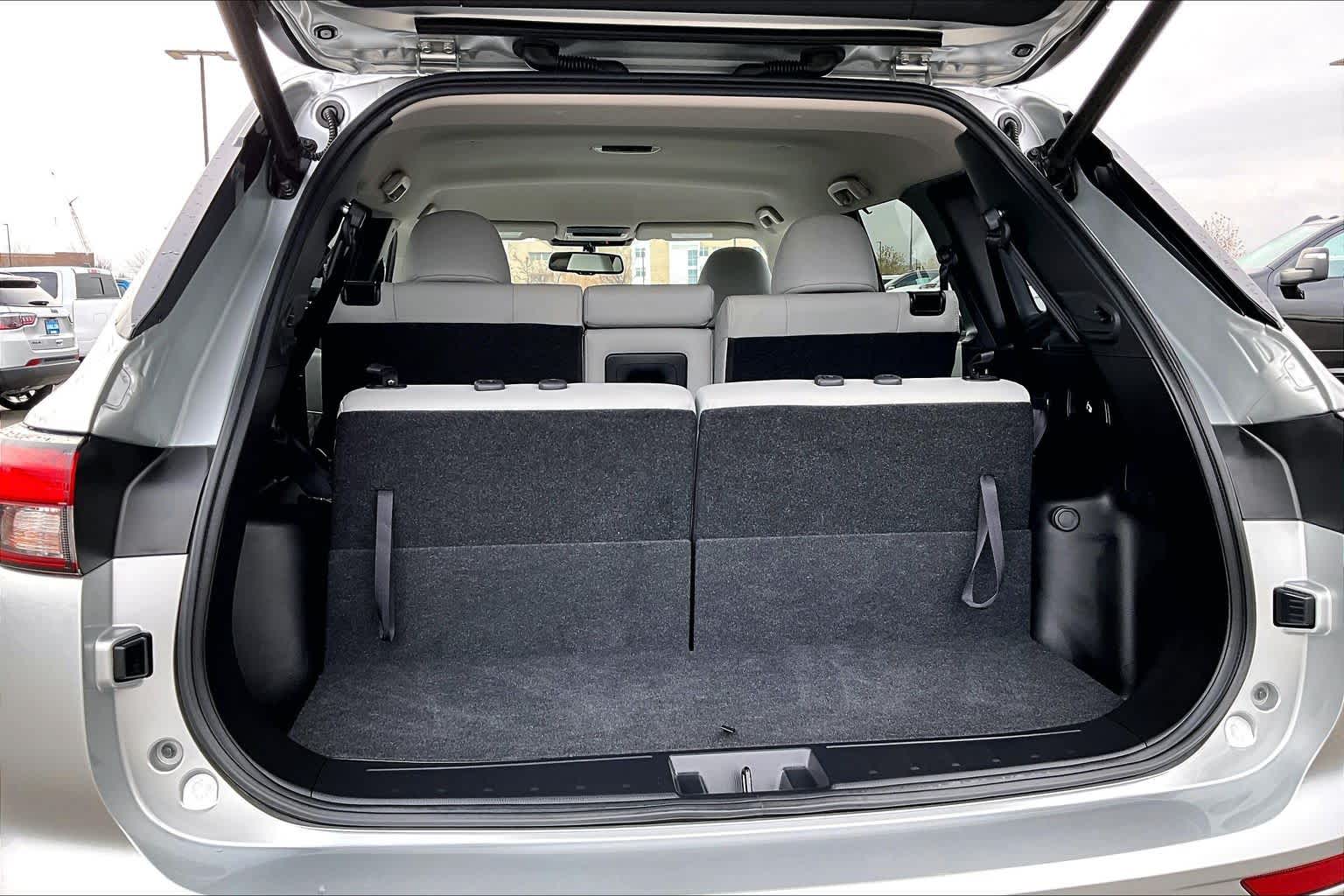 Thumbnail: 2024 Mitsubishi Outlander - 18