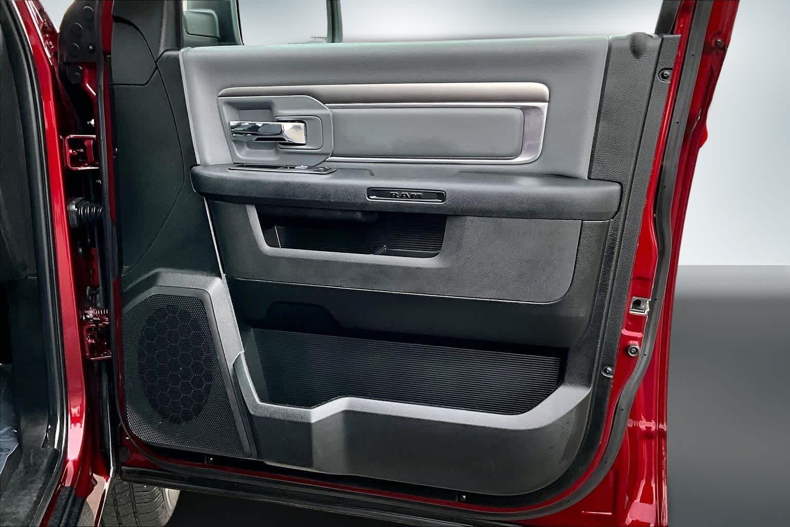 Thumbnail: 2023 RAM 1500 Classic - 28
