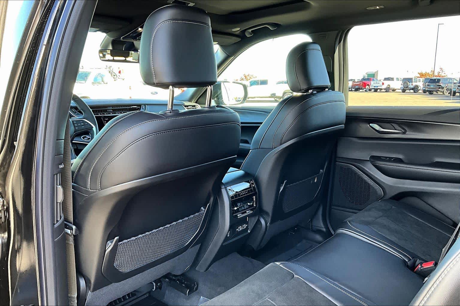 Thumbnail: 2025 Jeep Grand Cherokee - 12