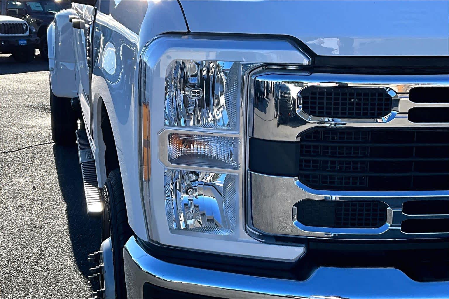 Thumbnail: 2024 Ford F-350 - 31