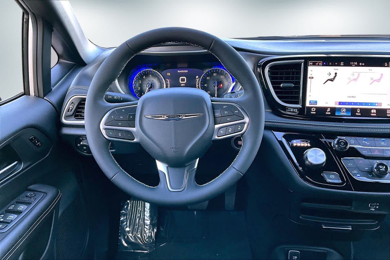 Thumbnail: 2026 Chrysler Pacifica - 15