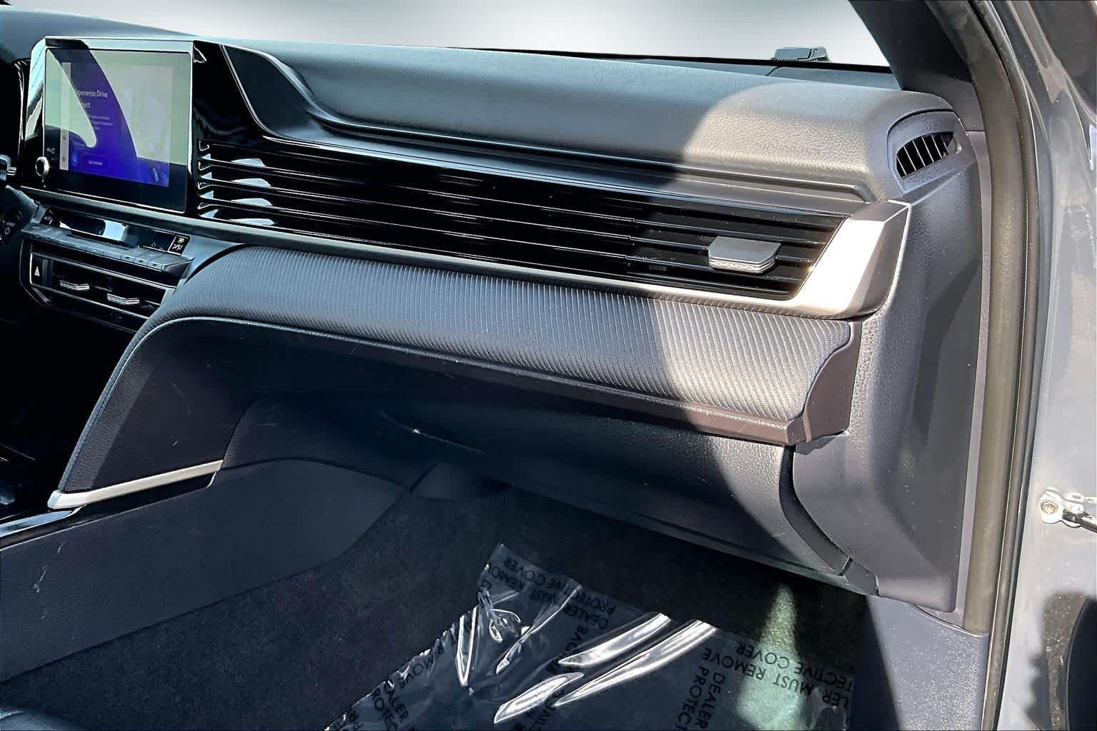 Thumbnail: 2025 Toyota Camry - 22