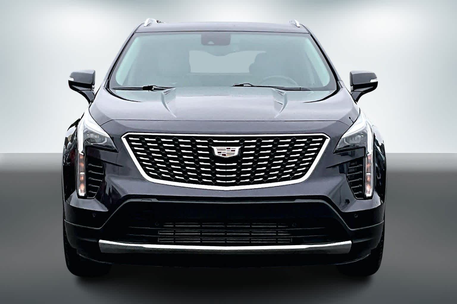 Thumbnail: 2023 Cadillac XT4 - 6