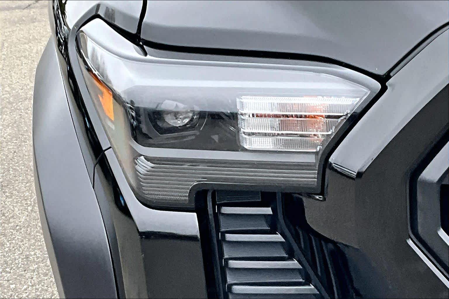 Thumbnail: 2024 Toyota Tacoma - 31