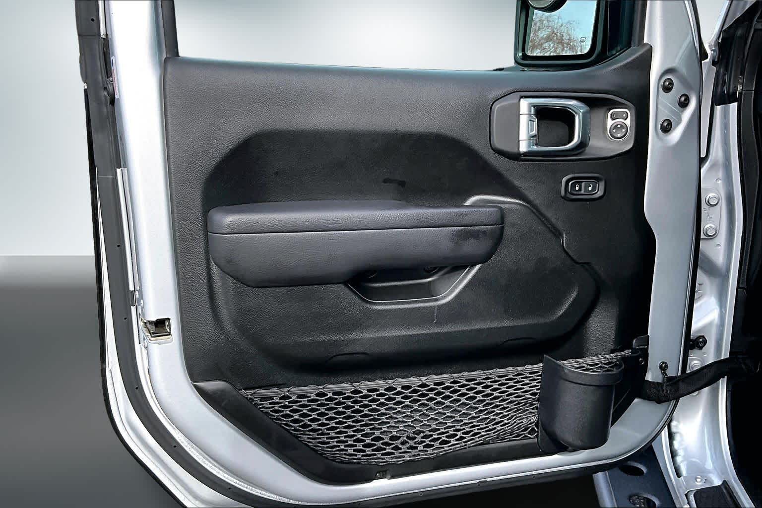 Thumbnail: 2022 Jeep Wrangler - 25