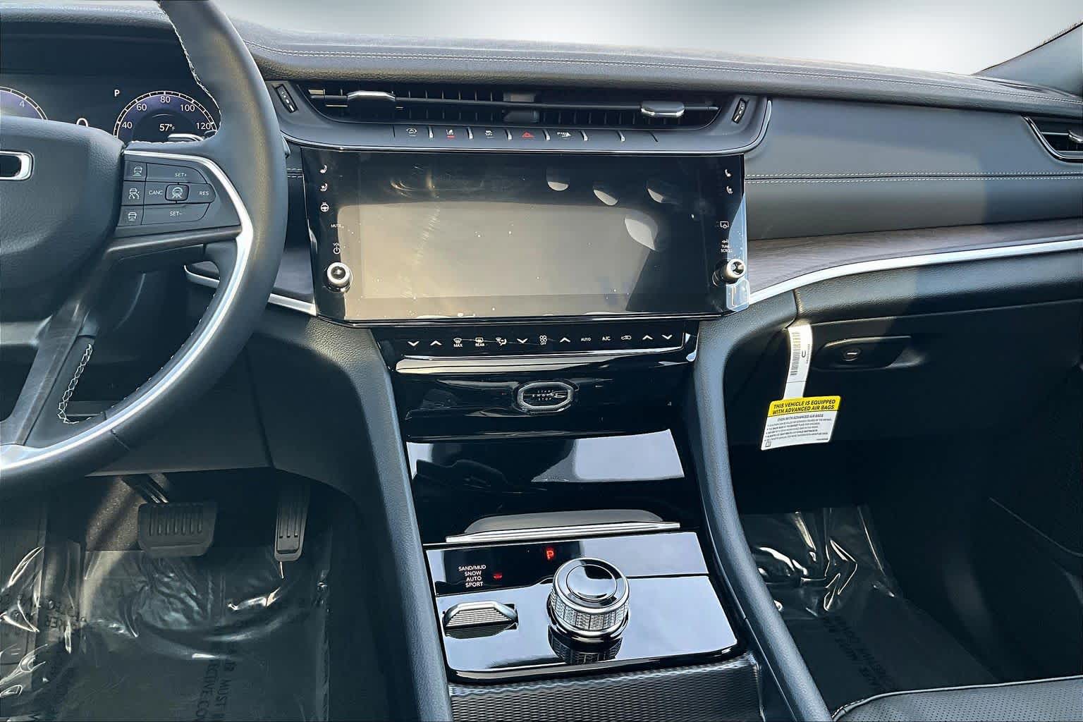 Thumbnail: 2026 Jeep Grand Cherokee - 15