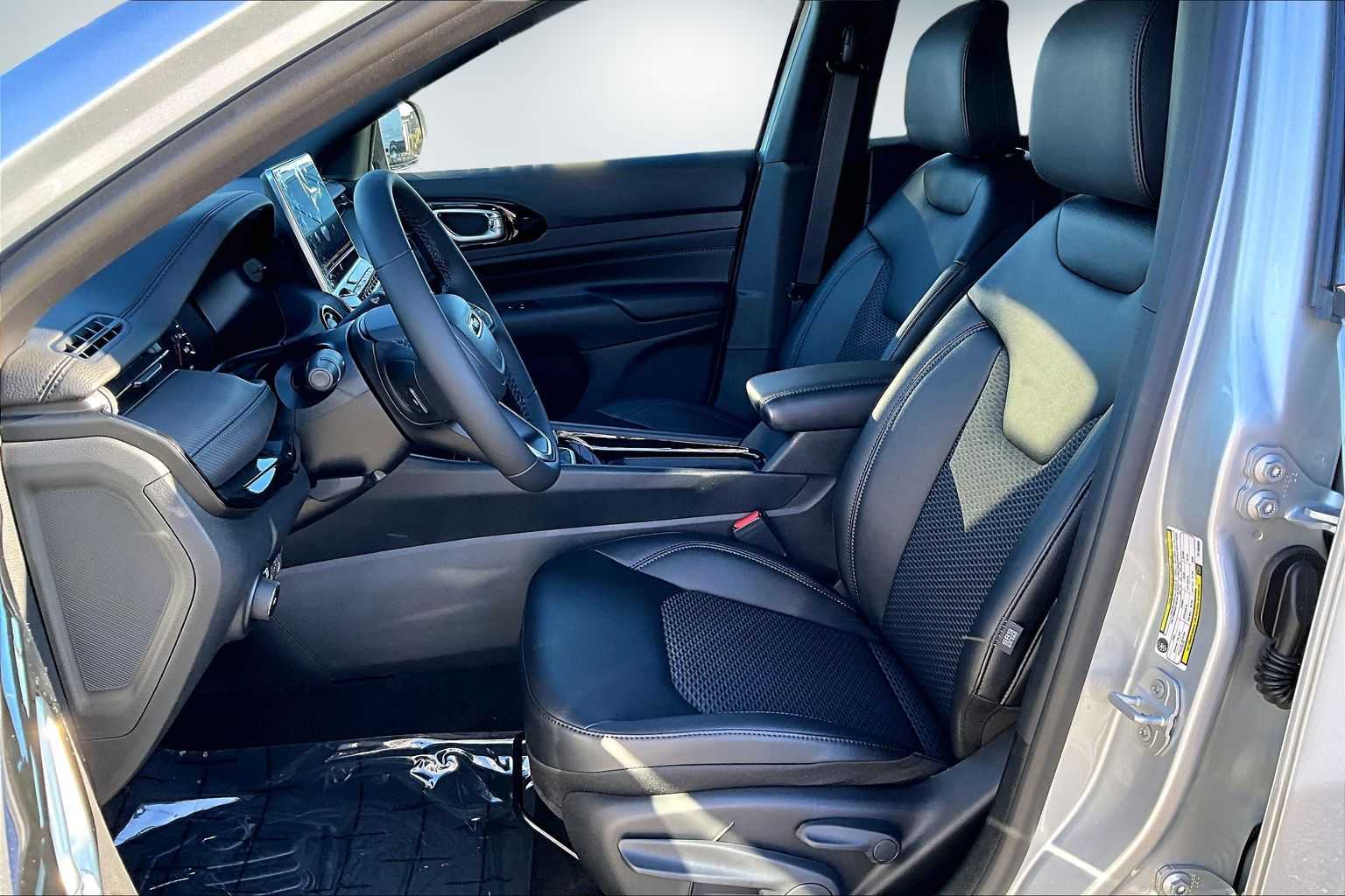 Thumbnail: 2026 Jeep Compass - 11