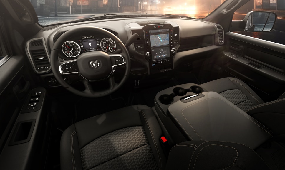 2026-RAM-2500-Express-CrewCab-Truck-I01.png