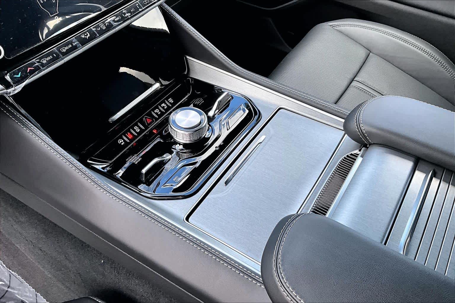 Thumbnail: 2026 Jeep Grand Wagoneer - 16