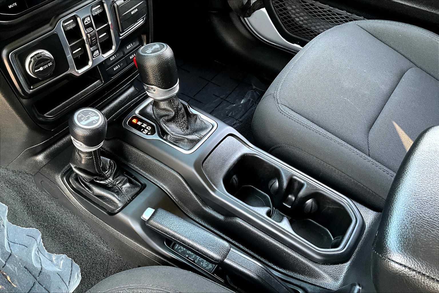 Thumbnail: 2023 Jeep Wrangler - 16