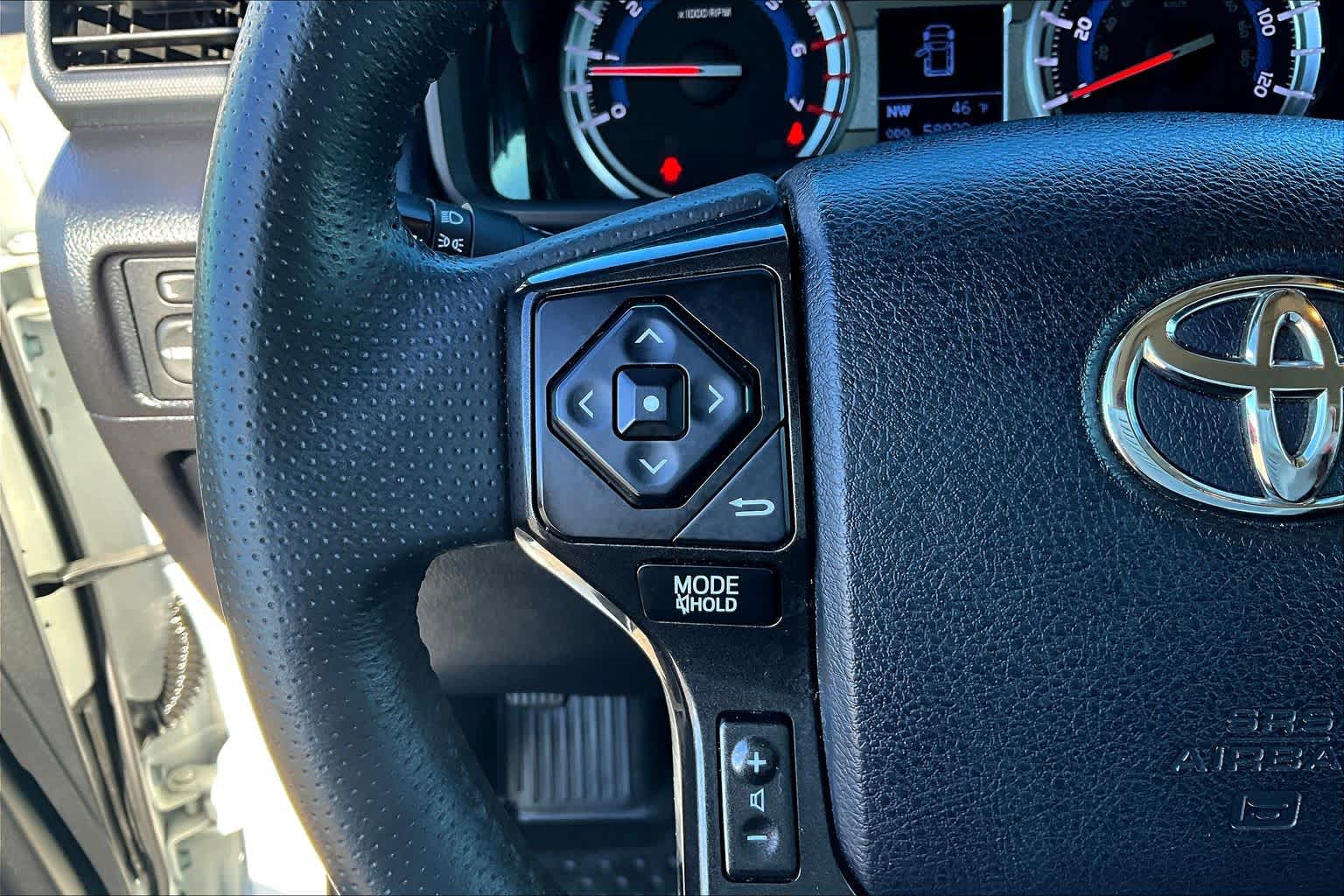 Thumbnail: 2019 Toyota 4Runner - 23