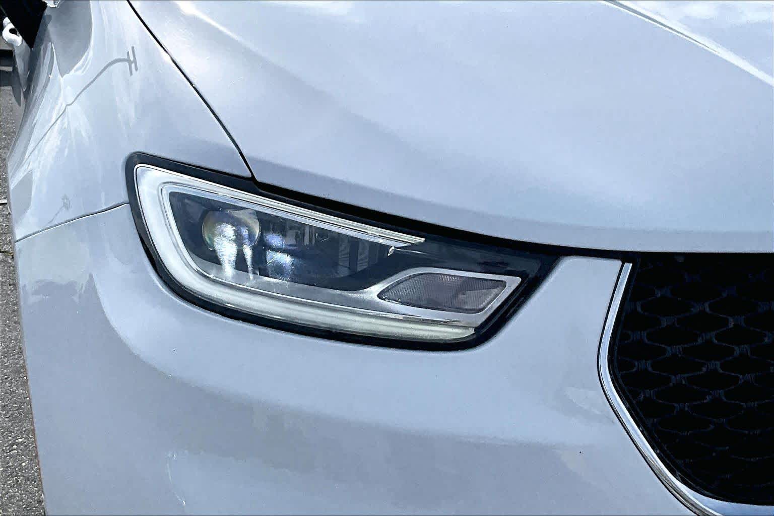 Thumbnail: 2024 Chrysler Pacifica - 32