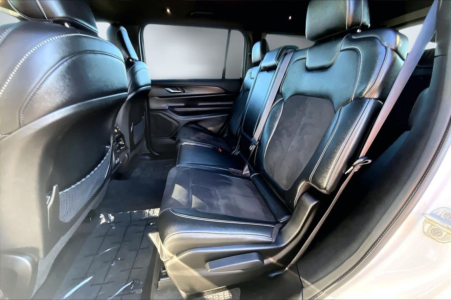 Thumbnail: 2024 Jeep Grand Cherokee L - 29