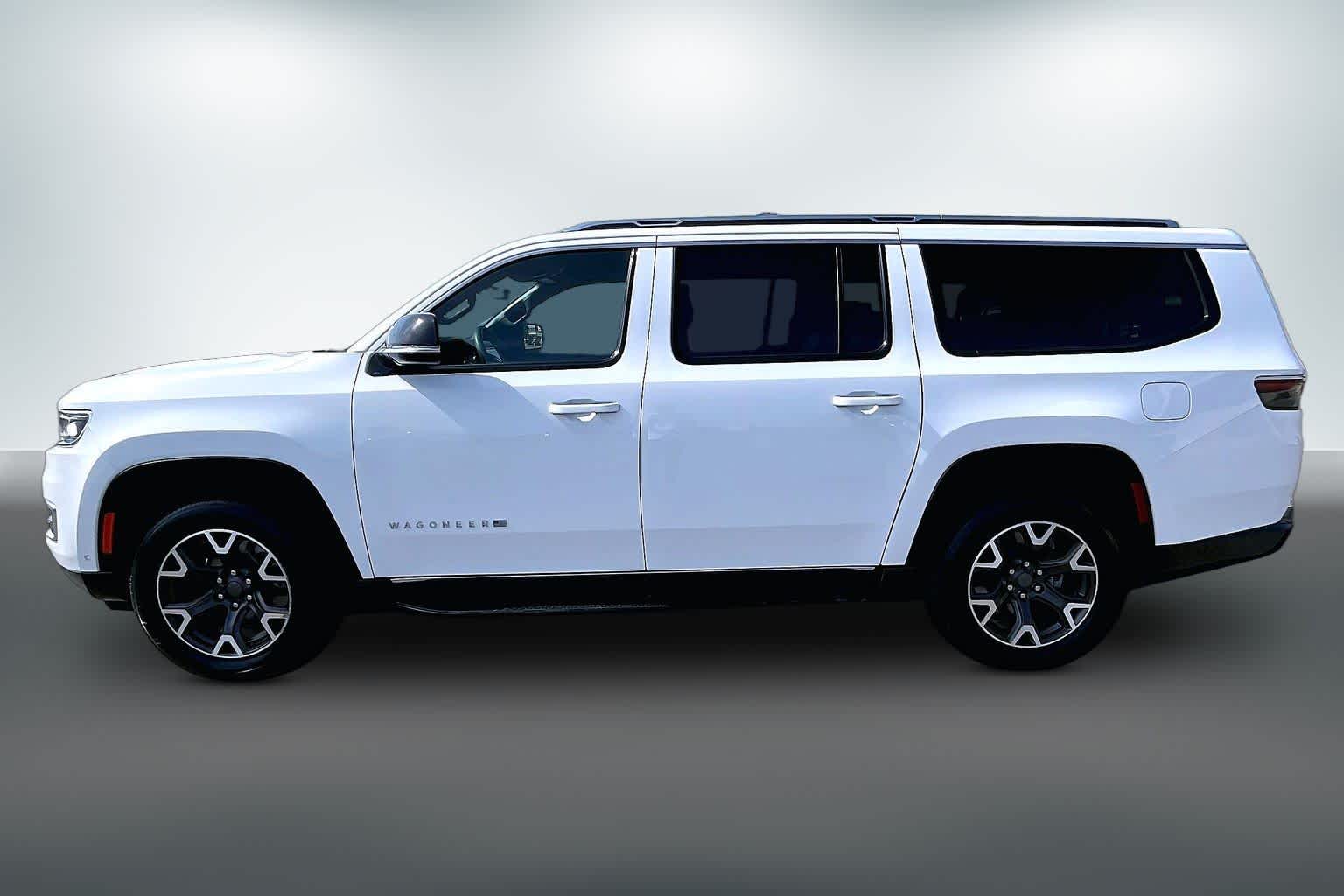 Thumbnail: 2024 Jeep Wagoneer - 3