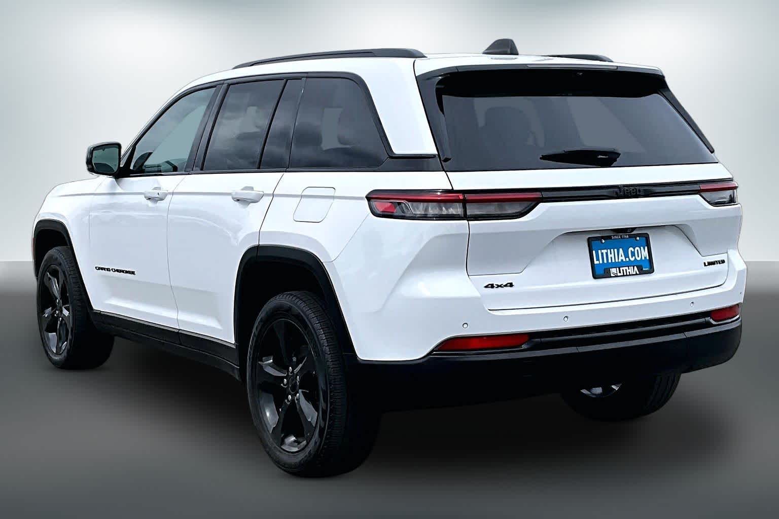 Thumbnail: 2023 Jeep Grand Cherokee - 4