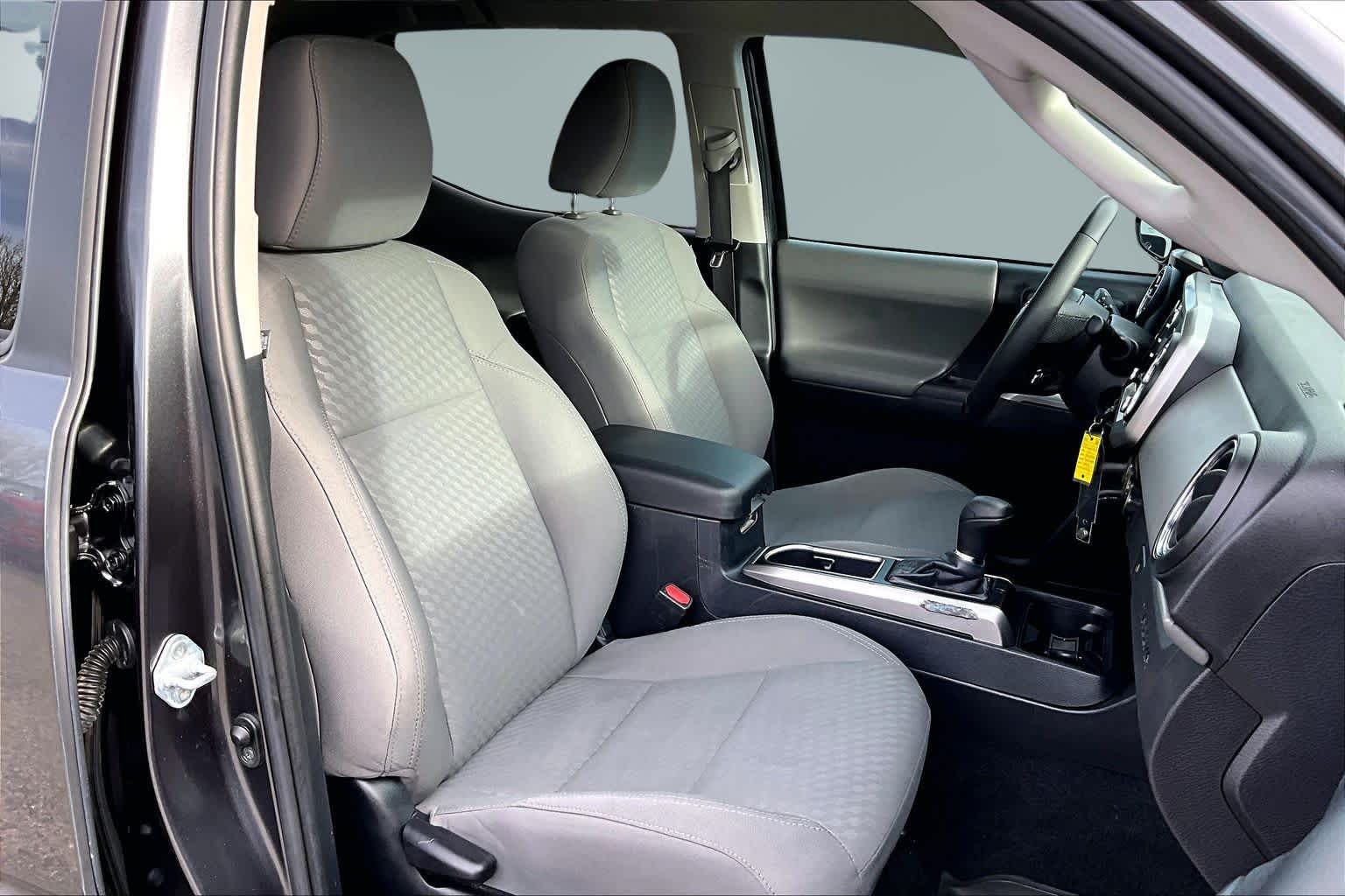 Thumbnail: 2021 Toyota Tacoma - 13