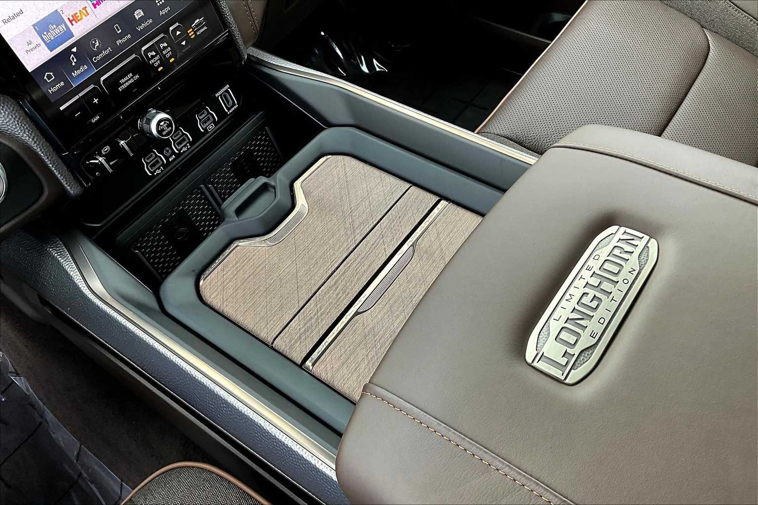 Thumbnail: 2026 RAM 1500 - 17