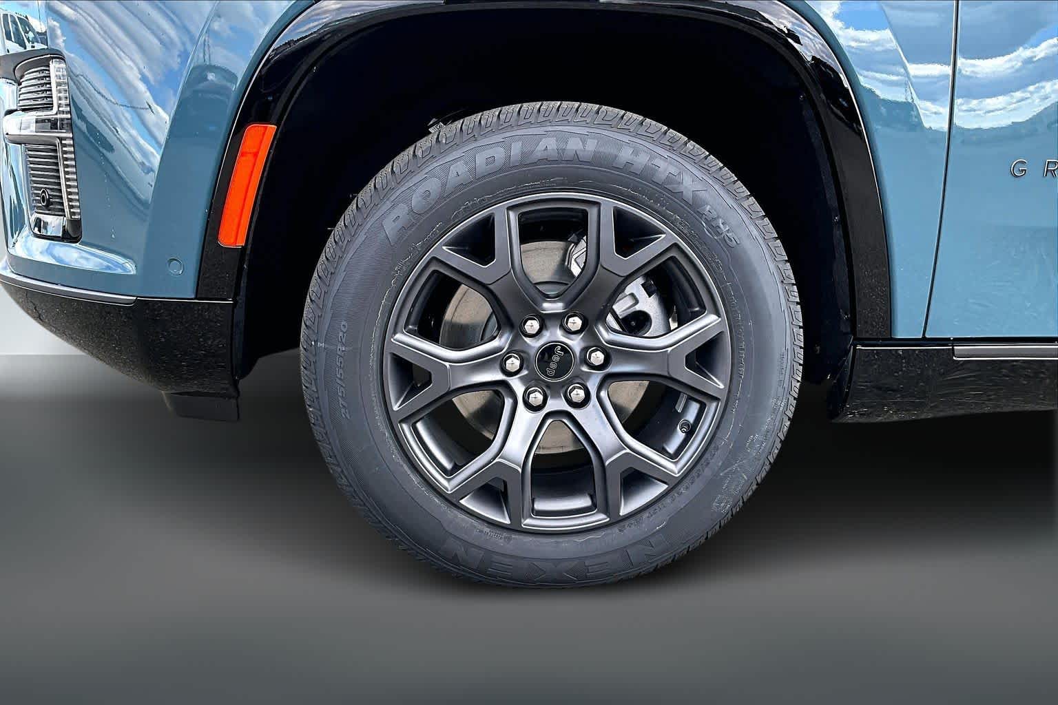 Thumbnail: 2026 Jeep Grand Wagoneer - 7