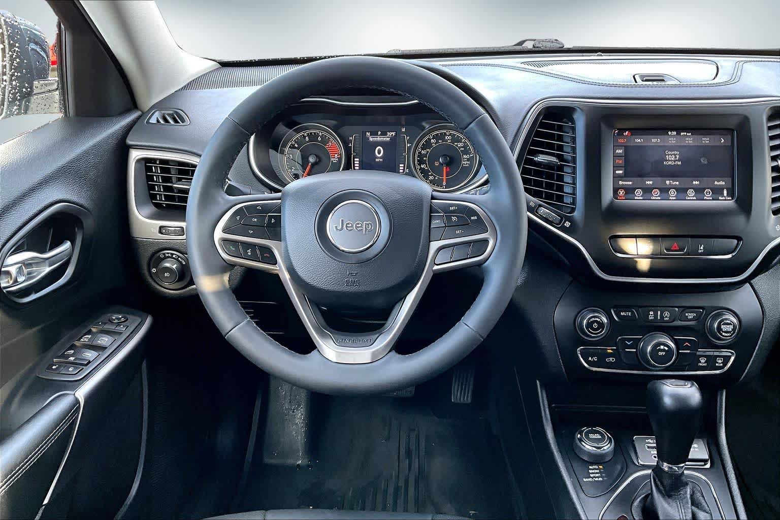 Thumbnail: 2021 Jeep Cherokee - 14